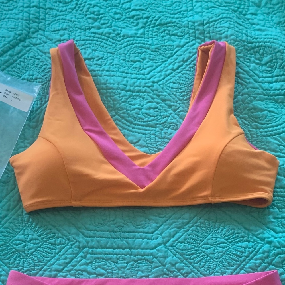 93 play street Madi top